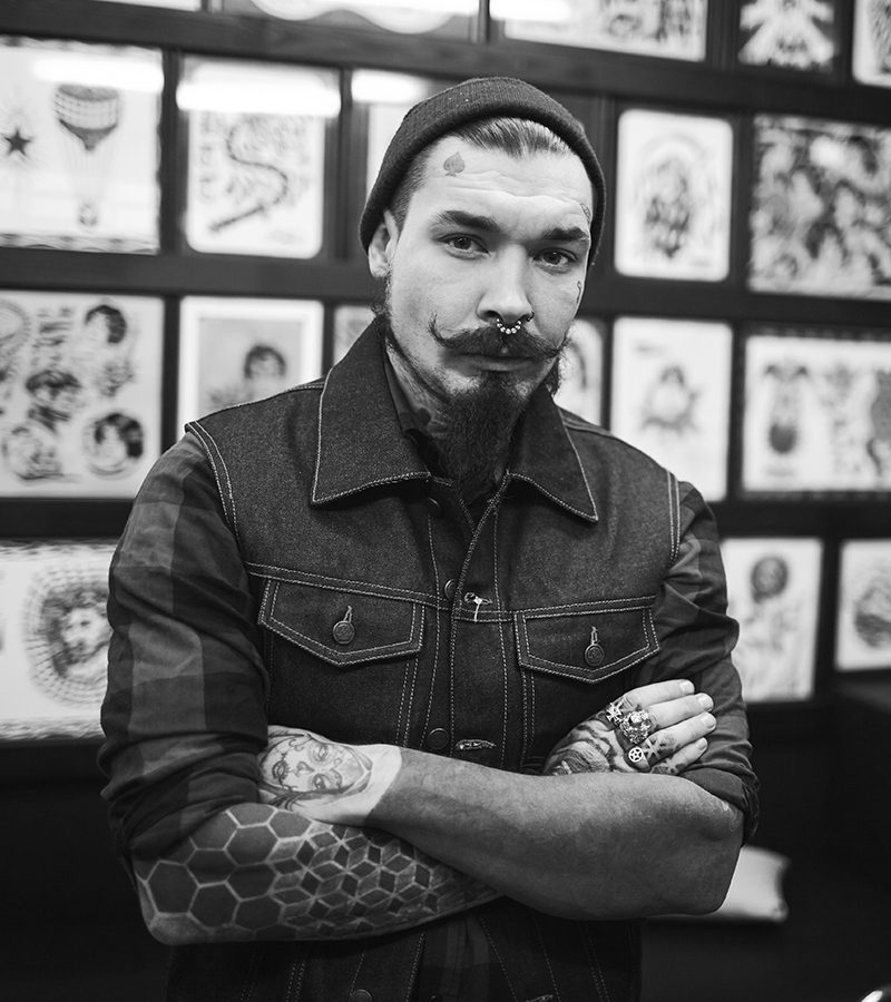tattooer 8KPT5C2.jpg